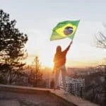 Brasileiros que falam inglês fluente: motivações e exemplos