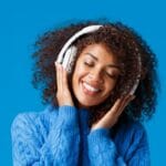 4 benefícios de aprender inglês com música (com sugestões)